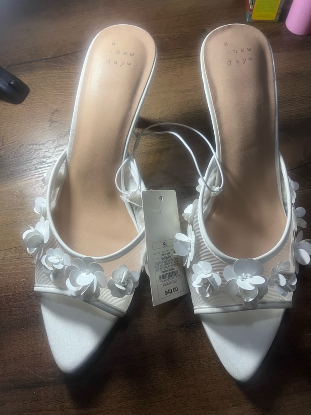 A new day Women’s White Floral Mesh Slingback Heels Size 9.5 Brand New